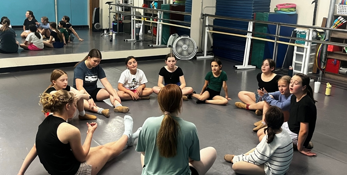 Dancers in a circle